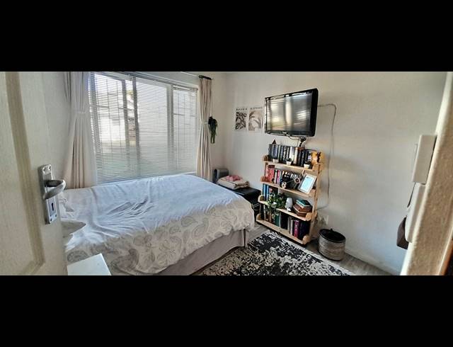 2 BEDROOM TOWNHOUSE FOR SALE IN PARADISE BEACH